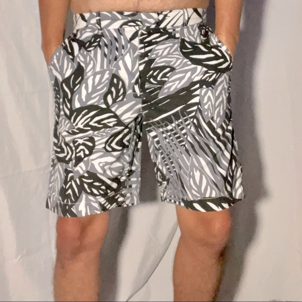 Club Monaco Maddox Leaf Print Shorts